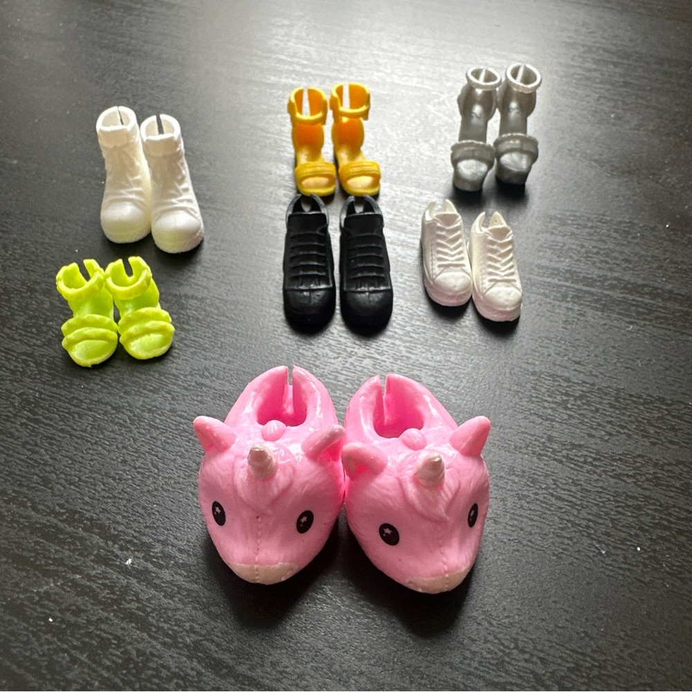 Genuine Barbie Shoes Lot Of 7, Barbie, Chelsea And Skipper